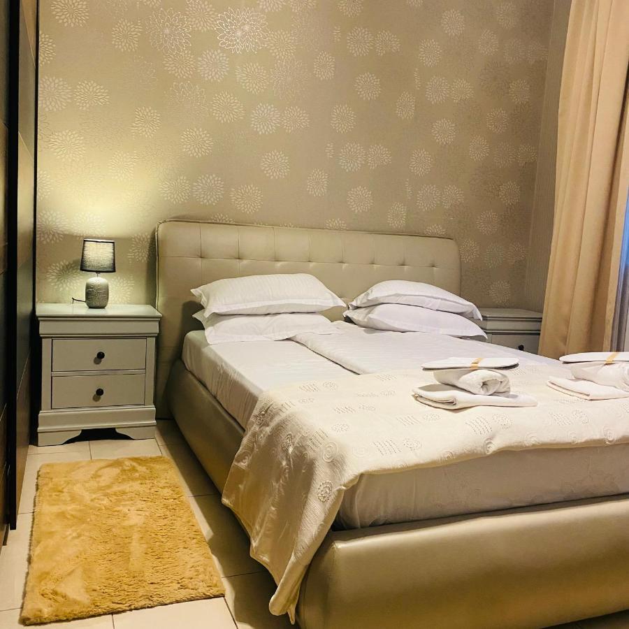 Luxury Nr 5 ***** *