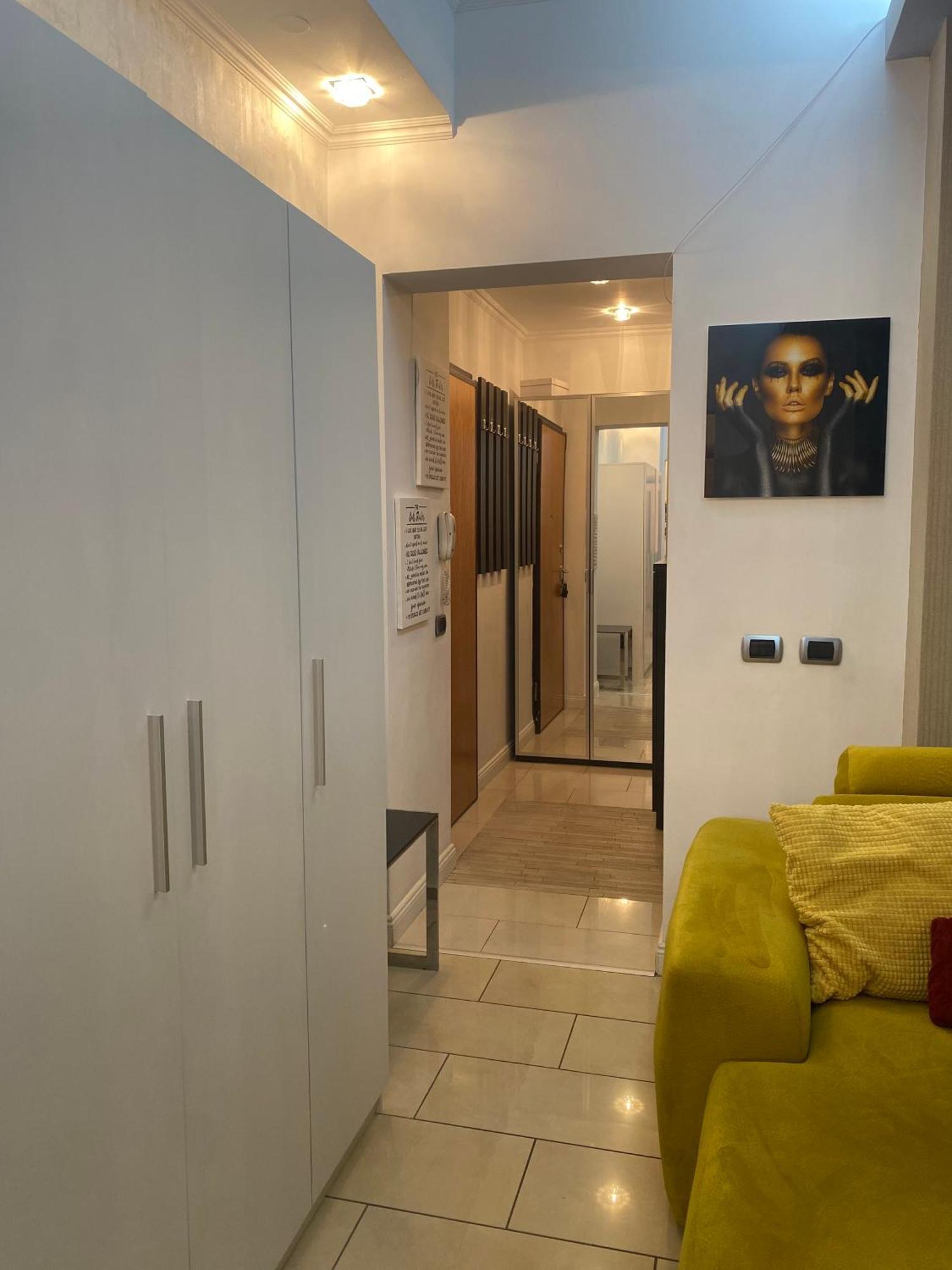 Luxury Nr 5 ***** * Bucharest